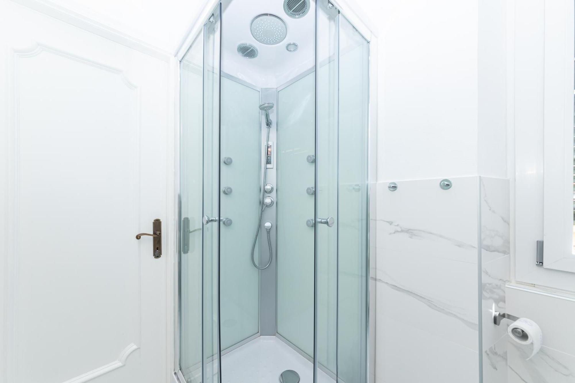 Galia Rooms It Self Check In H24 Genoa Bagian luar foto