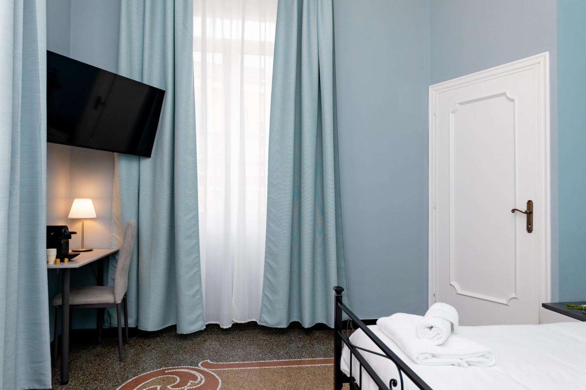 Galia Rooms It Self Check In H24 Genoa Bagian luar foto